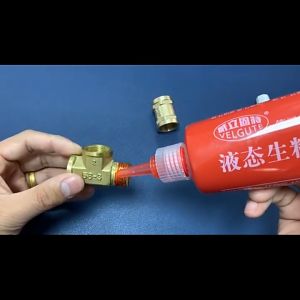 Anaerobic adhesive locking agent metal pipe thread interface sealant