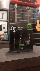 Mackie MC100 Professional close back headphone