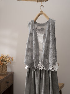 เสื้อกั๊กผ้าฝ้ายลินินบางสไตล์ย้อนยุคสำหรับผู้หญิงในฤดูร้อน เสื้อกั๊กแขนกุดแบบสวมหัว ทรงหลวม ปักลาย กระดุมเดียว