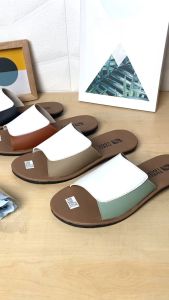 THREELOOK Official - Sandal Kulit Sintetis Wanita Alas Karet Anti Licin Sendal Kulit Wanita Kekinian Nonslip - Yunita