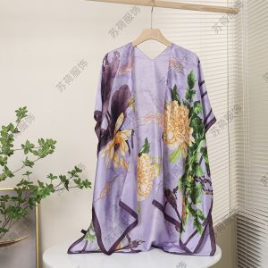 Fashionable Silk Satin Printed Womens Shawl Sun Protection Versatile Alluring Spring Summer Scarf Lightweight Multifunctional