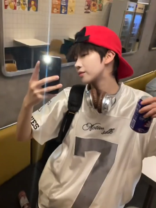 CalceNubes เสื้อยืดแขนสั้นผู้ชายเสื้อยืดกีฬาหลวมสบายๆ