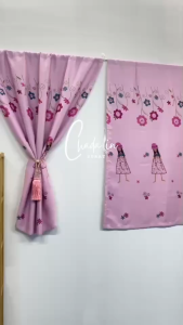 ผ้าม่านหน้าต่างสอดลวดผ้าทึบกันแสงยูวีลายเด็กผู้หญิงดอกไม้ ขนาด 100x130 ซม. ราคาต่อ 1 ผืน ป้องกันแสงแดดและยูวี