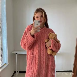 Bộ Đồ Ngủ Mùa Đông Dày Dặn Ấm Áp Bằng Vải Flannel Kẻ Sọc Nhung San Hô Tay Dài Cho Nữ Cỡ Lớn Kiểu Áo Choàng Tắm Liền Thân