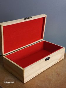 Hôp gỗ thông chữ nhật.