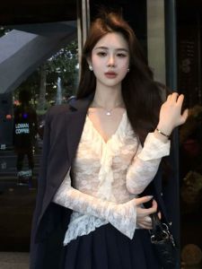 เสื้อเชิ้ตคอวีลูกไม้ทรงเข้ารูปสำหรับผู้หญิง เสื้อชั้นในขนสัตว์ แขนกระดิ่ง แขนยาว ทรงเข้ารูป ผ้าตาข่าย แฟชั่นฤดูใบไม้ผลิ ฤดูใบไม้ร่วง ฤดูหนาว