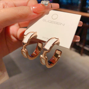 Fashionable Versatile Simple Design Earrings Womens Jewelry Elegant Sensation New 2025 Trend Alloy Plated Silver Gold