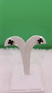 Giwang Berbentuk Semanggi Daun Empat 09mm Titanium Anti Karat & Tahan Lama Premium Quality WS019