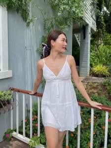 Lahv The Label - Josie Tiered Mini Dress เดรสสายเดี่ยวผูกเอว