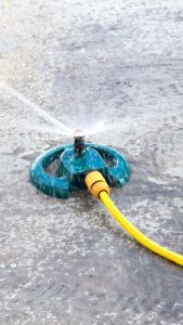 หัวฉีดน้ำสวนอัตโนมัติ 360 องศา ระบบสปริงเกลอร์ ปรับได้/ควบคุมระดับน้ำ สำหรับสนามหญ้า/สวน/ผัก แบบพกพา วัสดุโลหะทนทาน