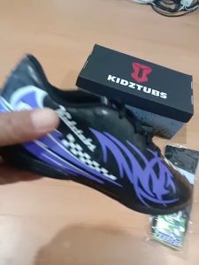 KIDZTUBS Sepatu Futsal Anak Paket Komplit Sepatu Futsal Tas Skin Deker Kaos Kaki Usia 6-10 Tahun Size 28 29 30 31 32 33 34 35 36 37 KDZ1741122424
