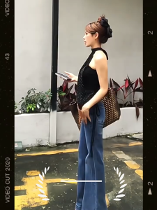 Áo gile nữ mùa hè thiết kế mới màu be kiểu halter cổ yếm phối lưới lấp lánh ôm dáng dây buộc