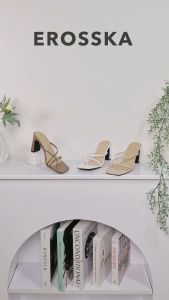Dép cao gót quai mảnh Erosska mũi vuông cao 8cm màu trắng - EM101