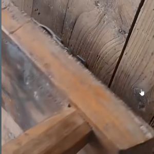 AI-C1250 Gantungan Meja dan Pigura Bingkai Foto Type E Bracket Ambalan Plat Besi / Braket E Wall