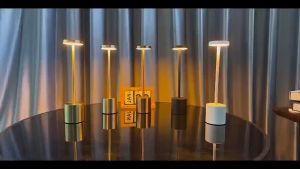 โคมไฟตั้งโต๊ะ LED สามสี แบบไร้สาย เซนเซอร์สัมผัส ชาร์จไฟได้ สําหรับร้านอาหาร โรงแรม บาร์ ห้องนอน สีแบบเรียบง่ายข้างเตียงบาร์ไฟตกแต่งกลางแจ้งไฟกลางคืน
