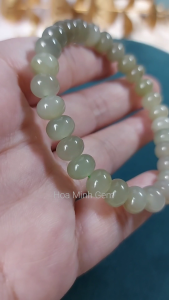 Vòng tay Ngọc Hòa Điền xanh nếp trong kiểu bánh xe size hạt 7.9 li phong cách độc đáo sang trọng | Hoa Minh Gem