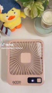 1 แถม 1 พัดลมพัดไร้สาย พัดลมชาร์จไฟ USB หน้าจอ LED แสดงระดับแบตเตอรี่ ปรับมุมและแขวนได้ พัดลมตั้งโต๊ะ