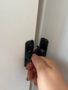 90°/180° dual-purpose zinc alloy door bolt no punch anti-theft buckle flip gate latch window sliding latch Tahan lama