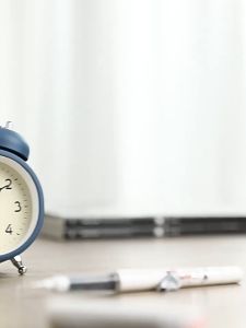 Đồng hồ báo thức kim loại chuông đôi HÌNH ELIP đồng hồ trang trí có đèn tiện ích