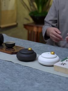 Lọ Đốt Trầm Hương Gốm Sứ Kushan Máy Khuếch Tán Hương Thơm 2 Giờ Phong Cách Trung Hoa Trang Trí Nhà Cửa Có Nắp Và Đế Chạm Nổi.