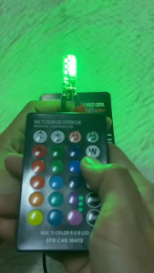 1คู่ หลอดไฟหรี่รถยนต์+รถมอเตอร์ไซร์ เปลี่ยนสีได้ (ขั้ว T10) ไฟหรี่ 7 สี 17 สเต็ป