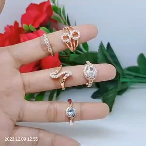 Cincin Fashion Wanita Perhiasan Aksesoris Lapis Emas Terlaris Tidak Pudar C54
