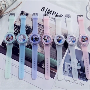 [SG Seller Fast SHIPPING](Free gift box) FROZEN Princess Quartz WatchFrozen Anna Elsa Watch Kids Watch With LED Light Cartoon Quartz Watch for 3~6 years old kids Girls