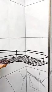 ชั้นวางติดผนัง สีดำ ดีไซน์สวยงาม ทันสมัย มีตะขอ ไม่ต้องเจาะผนัง แถมกาวติดแน่น รับน้ำหนักได้ดี