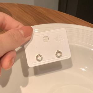 ต่างหูรูปวงกลมขนาดเล็กหรูหรา ดีไซน์เก๋ไก๋สำหรับฤดูร้อน ดีไซน์ทองคำสีบริสุทธิ์ เครื่องประดับหูสำหรับผู้หญิง เครื่องประดับแฟชั่น