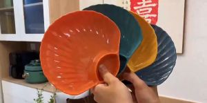 IMB.J112 Piring Plastik Wadah Tempat Saji Model Kerang - Piring Saji Dengan Tempat Saus dan Kecap - Piring Makan Plastik