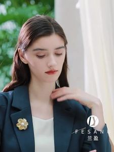 FESANU | Bohemian Style Crystal Flower Brooch