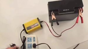 12V 2A Smart Lead Acid Battery Charger Lcd Display 110V 220V For 5AH 7AH 12AH 20AH Motorcycle Toy Car Charge EU US Plug