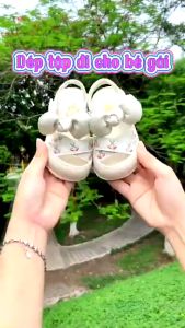 Sandal Tập Đi Đế Mềm Chống Vấp Họa Tiết Thêu Hoa Đính Nơ Cho Bé GáiGiày tập đi thoáng khí dễ thương cho bé gái 034