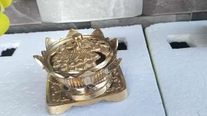 Tempat Abu Dupa Kuningan & Hiolo Kuningan: Aksesoris Penyimpanan Dupa