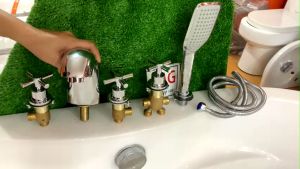 Vòi sen bồn tắm KAG-CN203 tay vặn gắn mặt bồn tắm Vòi cấp 5 lỗ bồn massage chrome bóng nước mạnh siêu bền