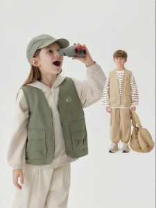 Marc&Janie | Multi-Pocket Sleeveless Workwear Style Vest for Spring Autumn