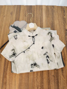 New Chinese Style Short Sleeve Retro Younger Version Qipao in Beige Color for Daily Wear Elegant Long Cheongsam Polyester Fiber