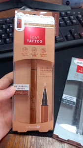 Bút kẻ mắt nước K-Palette 1DAY Tatto Liquid Eyeliner màu 01 Mellow Black-Nhật Bản
