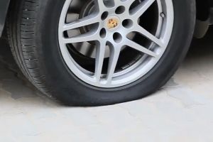 Car Inflator Pumps Air Compressor Portable 12V Tyre Inflator PumpsDigital Display intelligent Air Pump