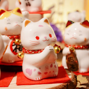 Delicate Japanese Miniature Ceramic Cat Figurine Desktop Decoration Wealth Attracting Cat Ceramic Ornament Small Size Gift