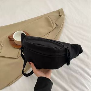 กระเป๋าคาดหน้าอกความจุขนาดใหญ่ สไตล์ใหม่ปี 2025 กระเป๋าสะพายข้างผู้หญิงระดับไฮเอนด์และเรียบง่าย ดีไซน์ฤดูใบไม้ร่วงและฤดูหนาว