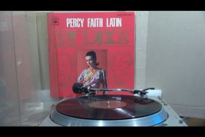 1 แผ่นเสียง 12นิ้ว u45 PERCY FAITH - LATIN แผ่นVG+ริ้วรอยบาง เสียงรบกวนน้อยนิดไม่มีรอยลึก แผ่นล้างสะอาดแล้ว ปก2ชั้นVG++มีตำหนิขอบนิดหน่อย ขอบไม่ขาด สันไม่ทะลุ