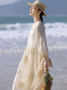 ชุดเดรสยาวผ้าลินินไหมพรมประดับลูกไม้สีขาวหรูหรา ชุดเดรสยาวสไตล์ฝรั่งเศสสำหรับฤดูใบไม้ผลิและฤดูร้อน ชุดเดรสแฟชั่นสตรี