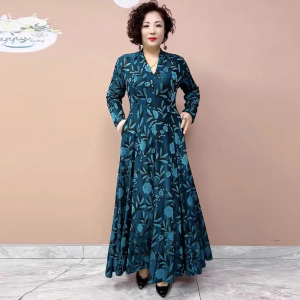 Elegant Long Sleeve V-Neck Embroidered Dress Stretchy Fashionable Mommy Large Swing Black Long Skirt Autumn Winter High-End Women