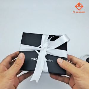 Ví nam khắc tên theo yêu cầu có Khóa kéo full Hộp Túi Thiệp Nơ làm quà tặng PQ Leather PV27 da saffiano nhập khẩu