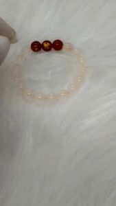 Vòng tam hợp tỵ dậu sửu chất liệu mã não trắng tự nhiên - size 8 10ly cho người mệnh thủy mệnh kim - có khai quang điểm nhãn may mắn tài lộc - PHONG THỦY ANH VŨ