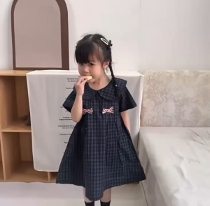 VÁY XÒE CỔ BÈO 2 NƠ SỌC CARO CHO BÉ GÁI 1-8 TUỔI TỪ 10-26KG DÀNH CHO BÉ GÁI