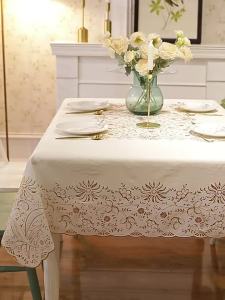 PVC Table Cloth Western European style table protection pad insulationGold FlowerAlas Meja Kalis Air Kalis Minyak Meja Makan Plastik 4-8 Seater