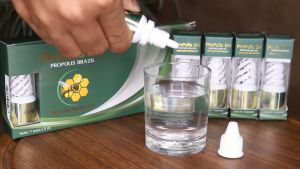 Obat Keputihan Alami Keputihan Berwarna Putih Kental Keputihan Terasa Gatal Keputihan Berbau Amis Keputihan Berwarna Kuning / Hijau Keputihan Berdarah Gonore Klamidia Trikomoniasis Penghilang Bau Miss V Akibat Keputihan - Obat Herbal Propolis SM