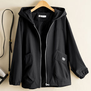 เสื้อแจ็คเก็ตมีฮู้ดแบบบางลำลองสำหรับฤดูใบไม้ร่วง เสื้อโค้ทสั้นสำหรับผู้หญิง เสื้อคลุมกันหนาวแบบหลวมๆ สำหรับคุณแม่ปี 2025 เสื้อคลุมกันหนาวสีพื้นแบบใหม่